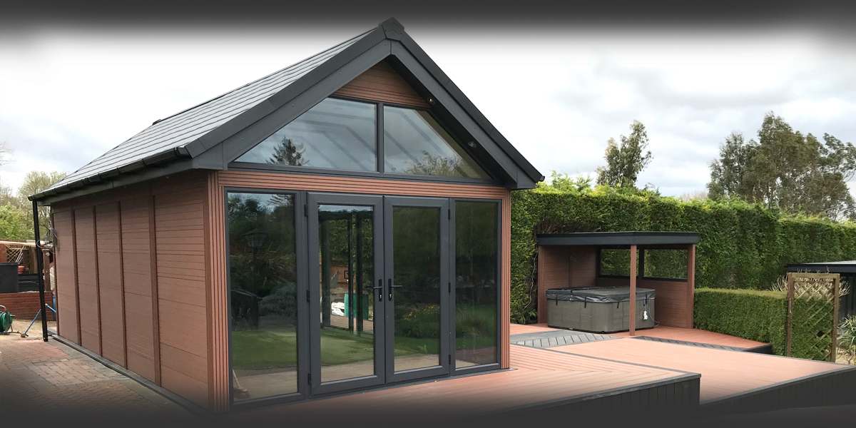 Garden Studio With Decking Hot Tub
