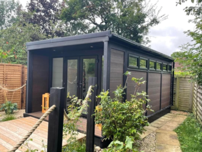 Narrow-garden-room-with-gym