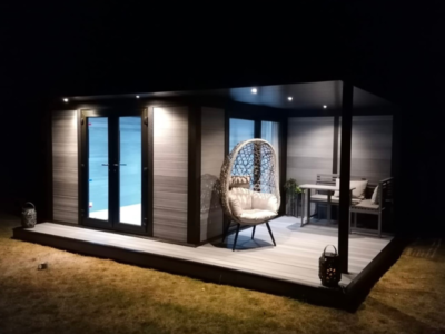 Oakland Style Garden Building With Side Canopy